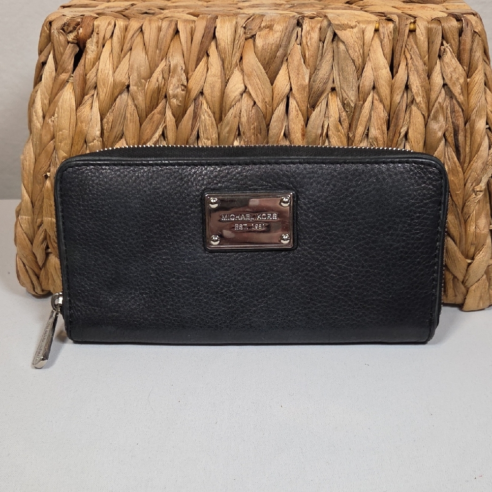 Michael Kors Dark Navy Blue Pebbled Leather Zip Wallet